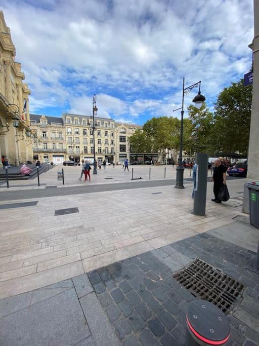 Appartement Paul Riquet Avec Place De Parking Béziers Exteriér fotografie